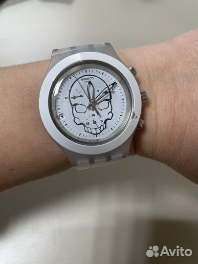 Часы Swatch White Skull
