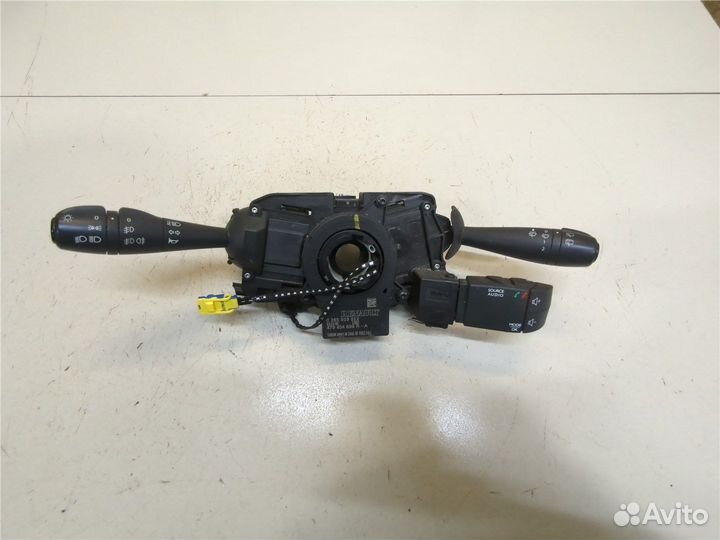 Переключатель поворотов и дворников Dacia Sandero