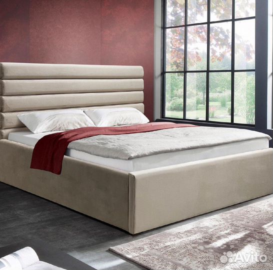 Кровать с мягким изголовьем