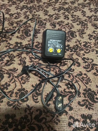 Универсальный адаптер / блок питания Robiton PC300