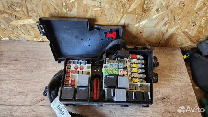 Блок предохранителей Kuga 1