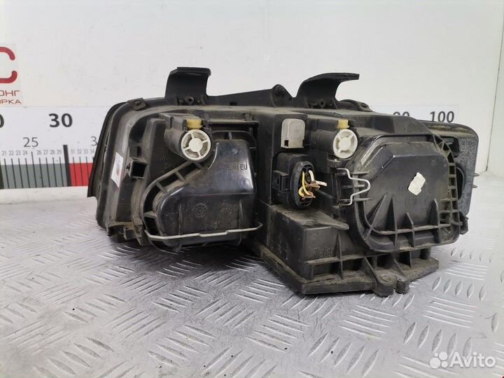 Фара передняя для Audi A4 B6 8E0941030C