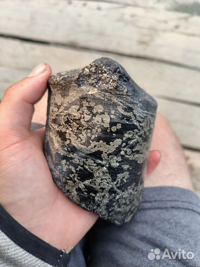 Образец в коллекцию минералов