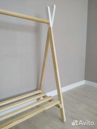 Стойка для вещей малыша