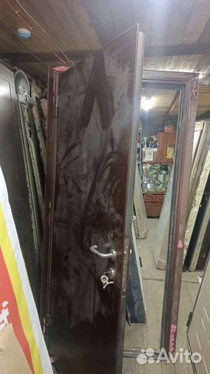 Металлическая дверь бу