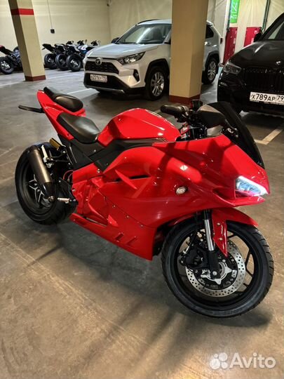 Продаю новый электро мотоцикл Ducati Panigale