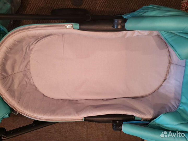 Новая коляска 2 в 1 и кроватка