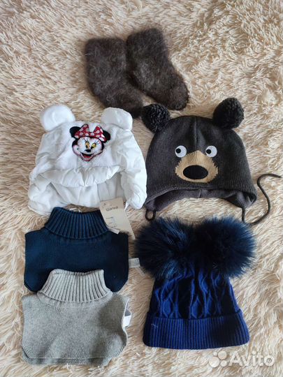 Новые шапки, манишки, шерстяные носки