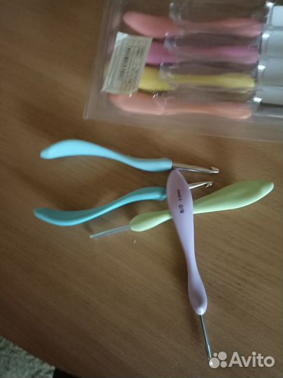 Крючки для вязания, нитки