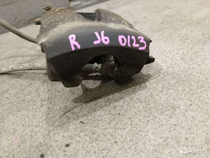 Передний правый суппорт для Volkswagen Jetta 6