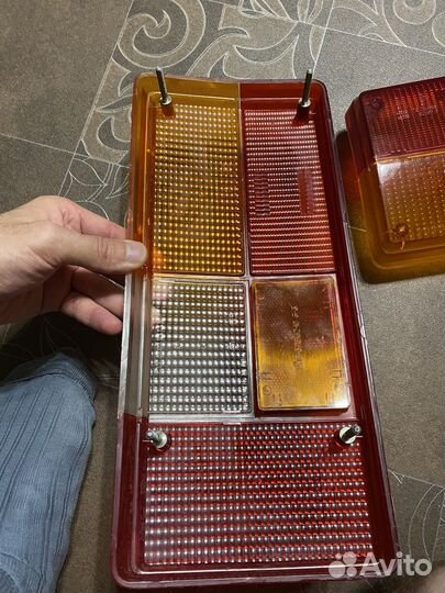 Рассеиватели задних фонарей ваз 2105 СССР 1983