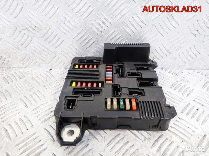 Блок предохранителей Renault Megane 2 8200306033B