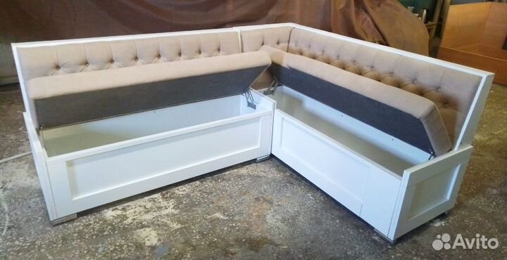 Угловая обеденная зона