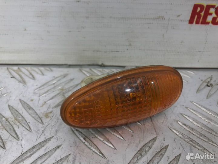 Повторитель поворота Mitsubishi Space Wagon