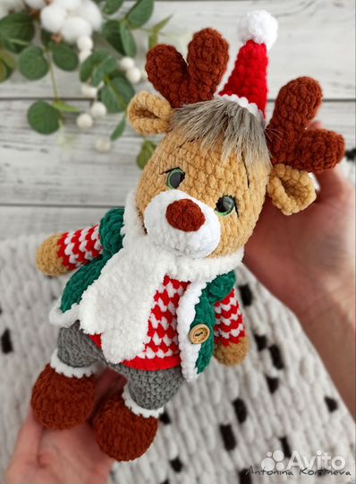 Вязаная игрушка Оленёнок