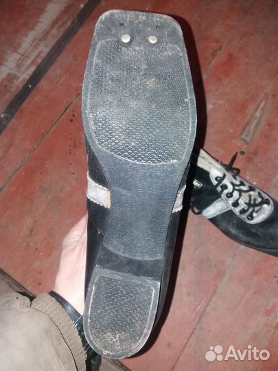 Лыжные ботинки