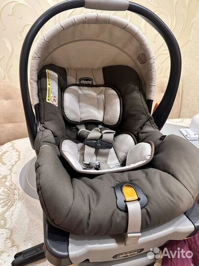 Детское автокресло от 0 с isofix Chicco