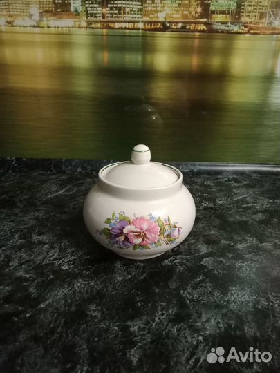 Посуда сахарница, чайник