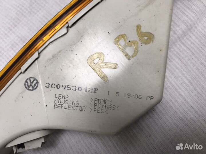 Указатель поворота/поворотник правый VW Passat B6