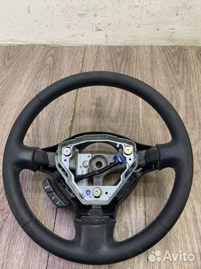 Руль Toyota Yaris 2004