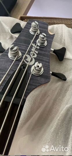 Бас гитара 4-х струнная