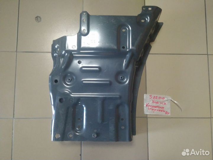 Scania 6 G-Serie Кронштейн подножки правой