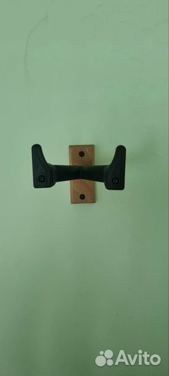 Держатель гитарный с автозахватом Veston Gs046