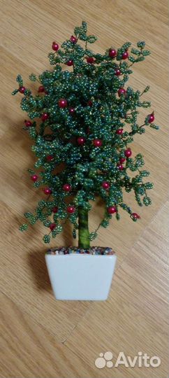 Дерево из бисера