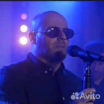 Кавер группа из двух профессионалов.Певец и диджей