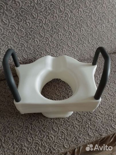 Насадка на унитаз после операции