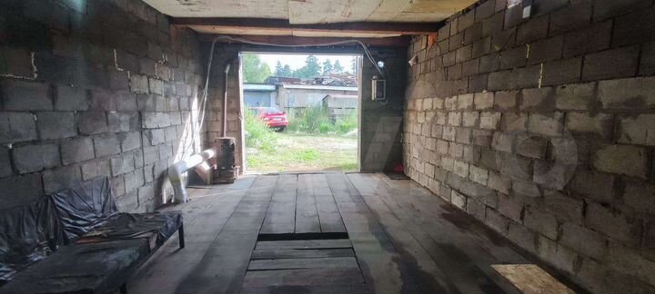 Гараж, > 30 м²