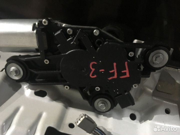 Моторчик стеклоочистителя задний (Ford Focus)