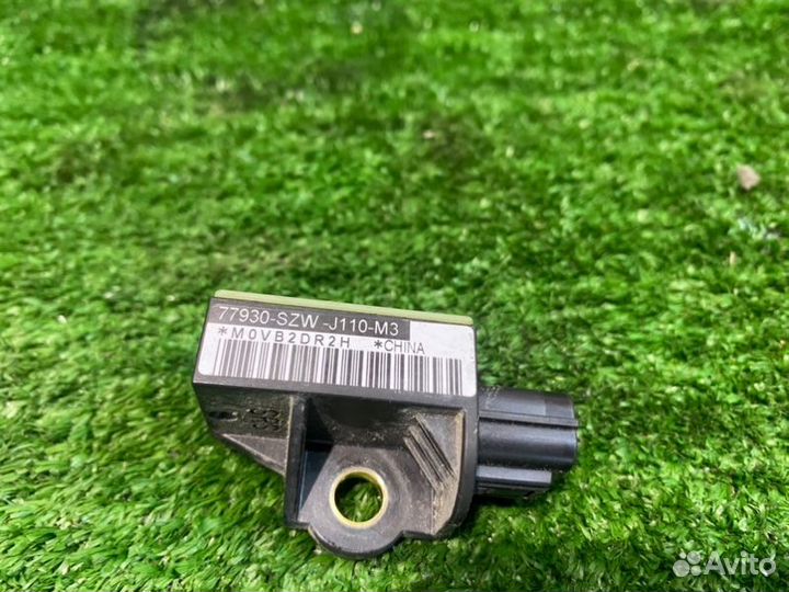 Датчик удара (7) Honda Fit Shuttle GP2 LDA 2011