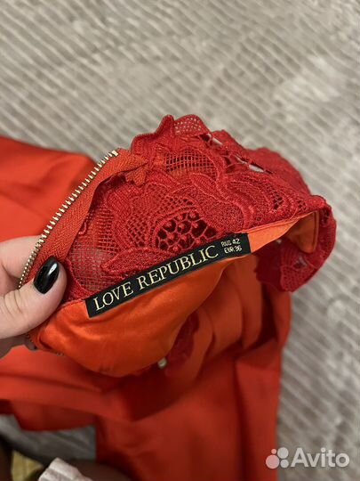 Вечернее платье красное