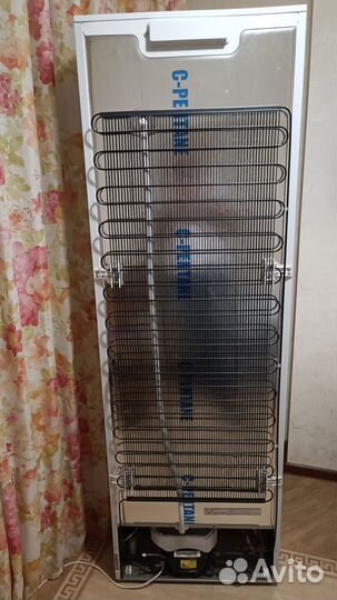 Продаю морозильную камеру