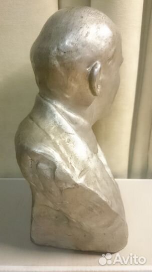 Бюст Ленина