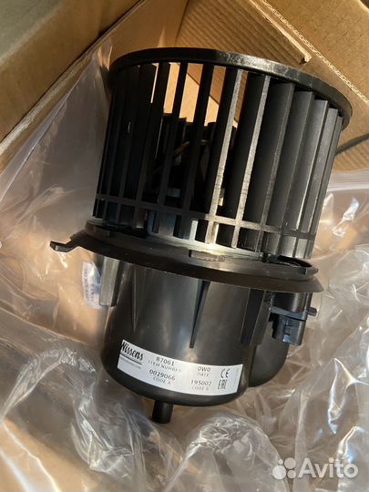 Новый вентилятор Отопителя Nissen Ford transit