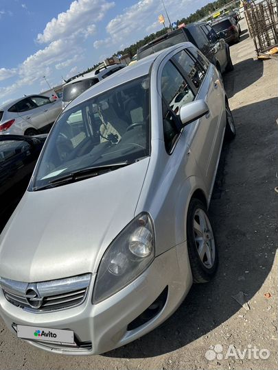 Opel Zafira, 2011