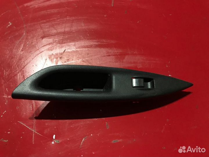 Кнопка стеклоподъемника задняя левая Mazda 6 GG