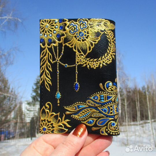 Кожаная обложка на паспорт Павлин, ручная роспись
