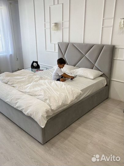 Кровать двуспальная