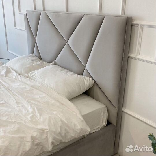 Кровать двуспальная