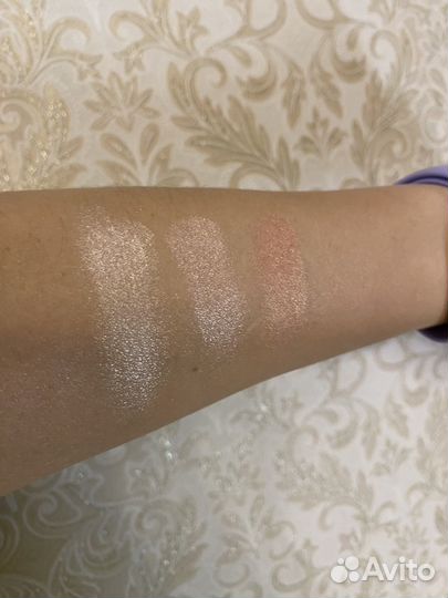 Хайлайтер Revolution Blushing Hearts