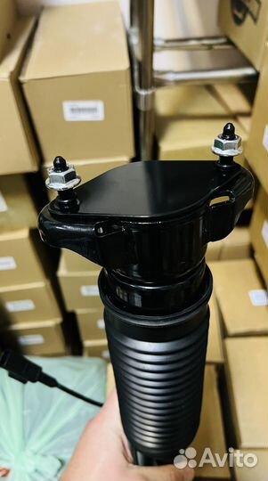 Передняя пневмостойка Land Rover Discovery 3 без A