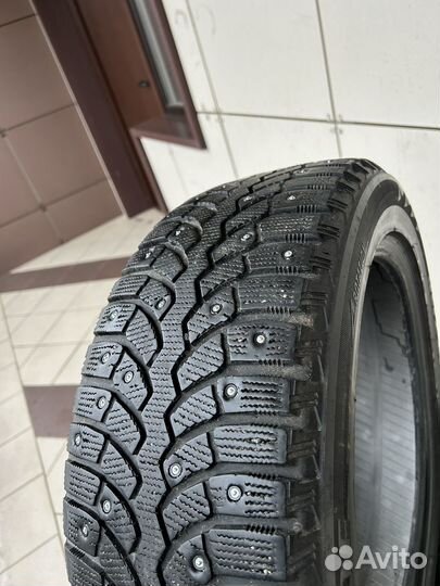 Bridgestone Blizzak Spike-01 205/55 R16