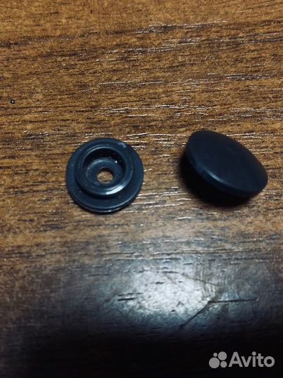 Пластиковые кнопки