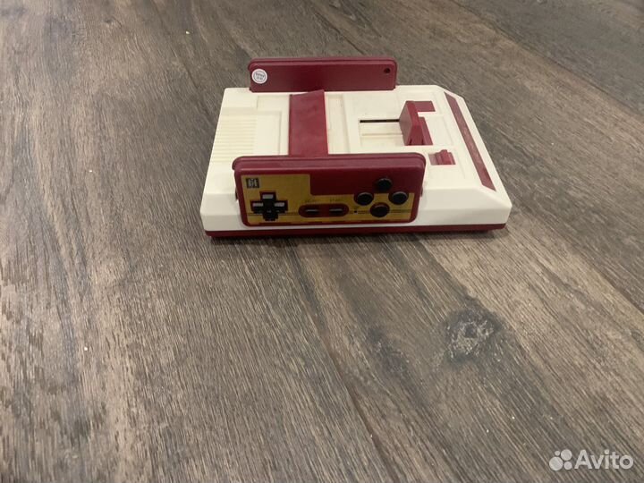 Игровая приставка dendy