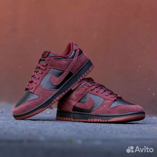Nuke Dunk Low Dark Team Red Оригинал