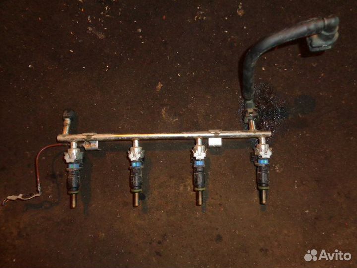 Топливная рампа Chevrolet Aveo T300 F16D4 2012