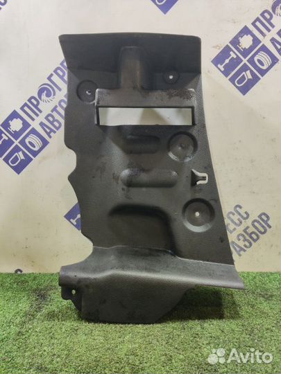 Обшивка багажника правая Renault Symbol седан 1.4